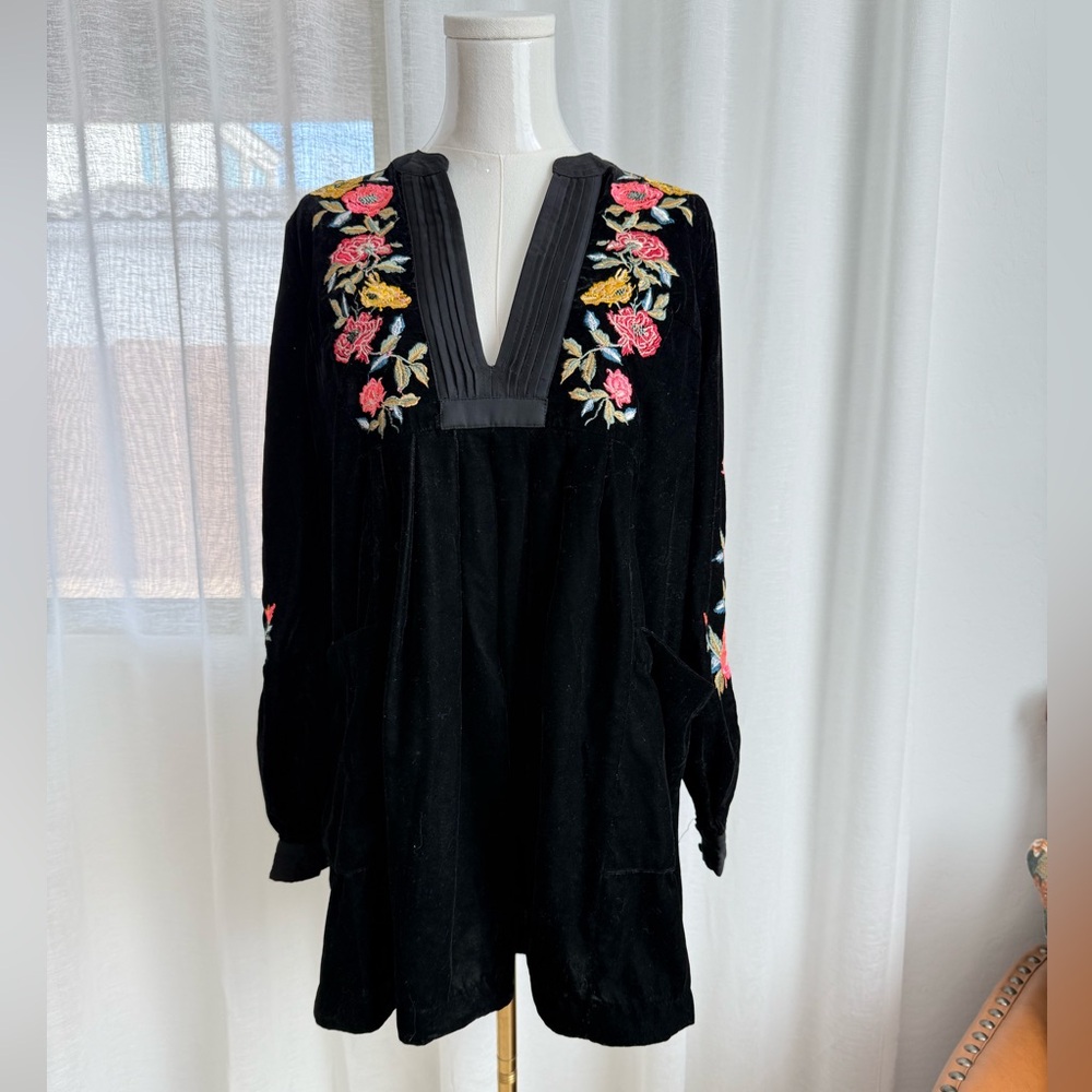 Free People Mia Dress Long Sleeve Embroidered Floral Velvet Mini Black XS EUC